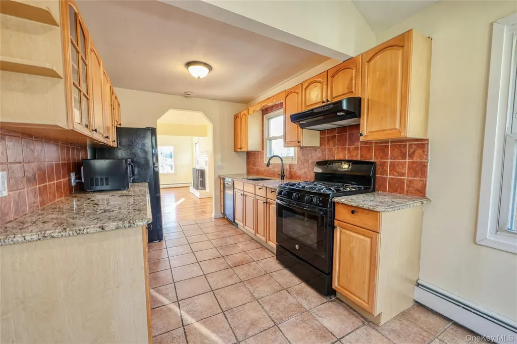 180 Lakeside Trail Ridge NY 11961