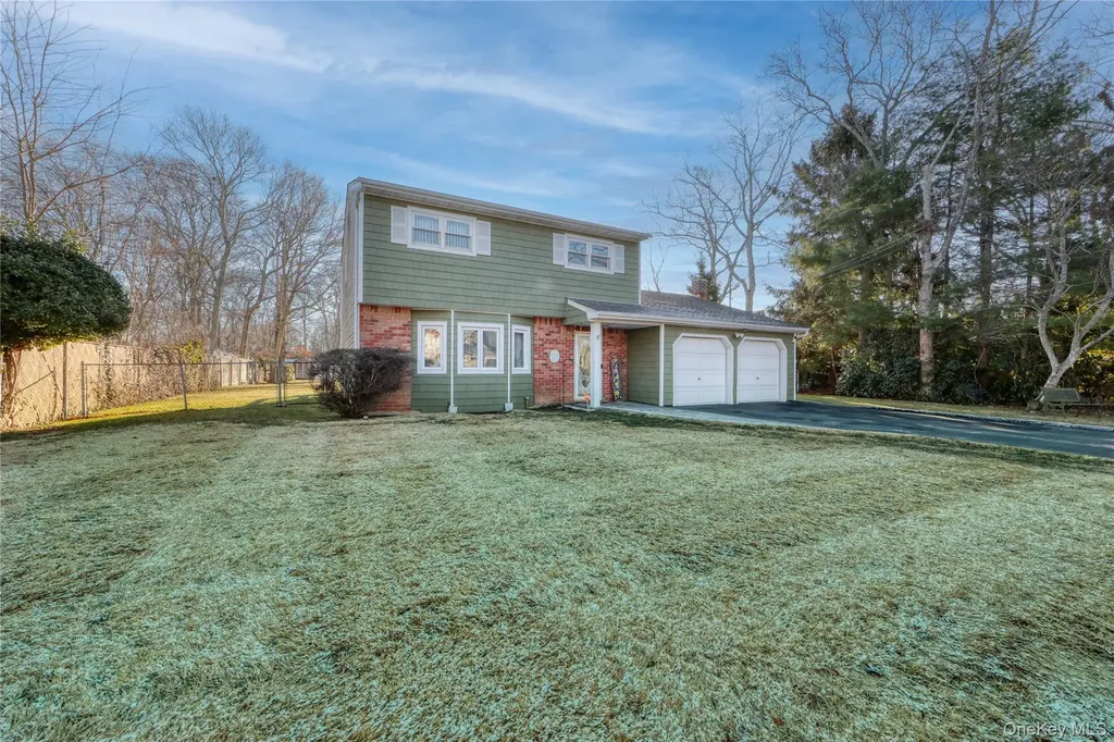 225 Whittier Drive Mastic Beach NY 11951