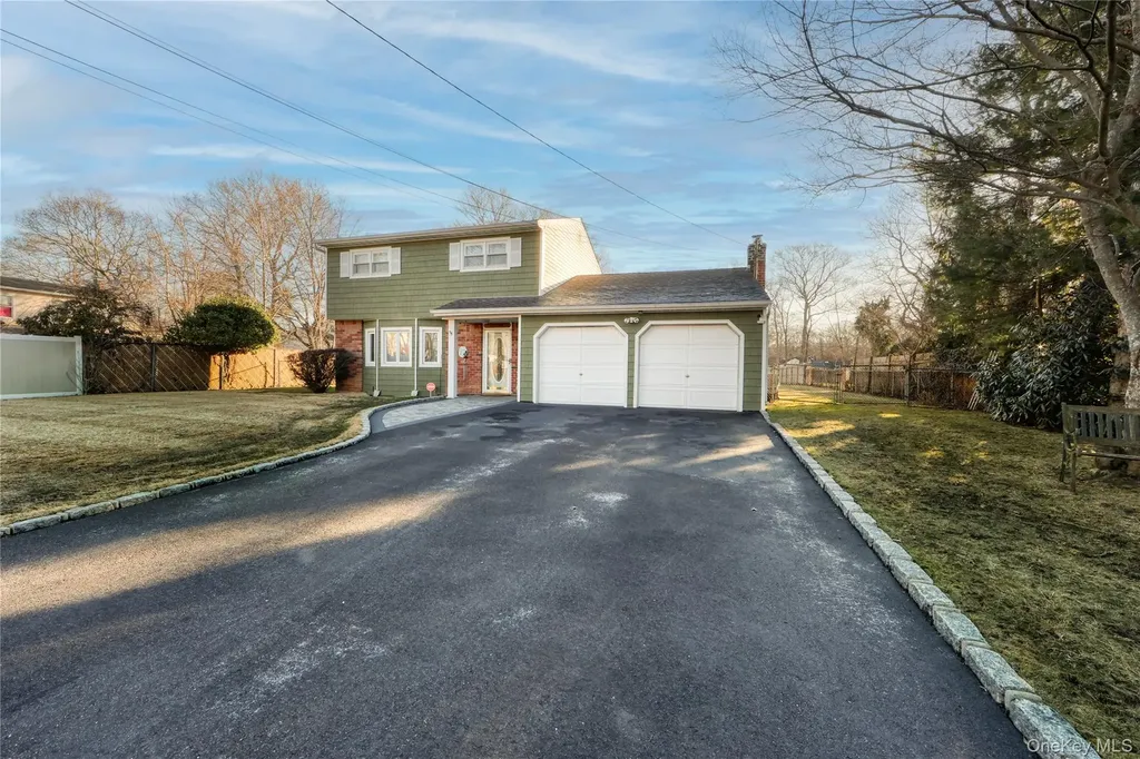 225 Whittier Drive Mastic Beach NY 11951