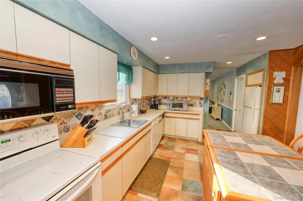 225 Whittier Drive Mastic Beach NY 11951