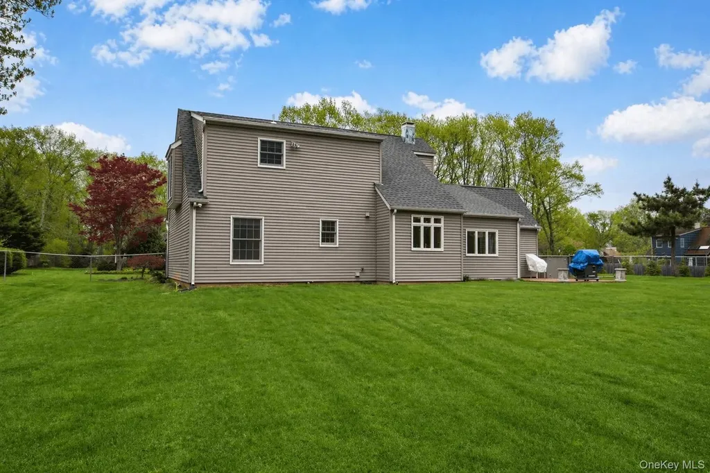 4 Summer Street Mount Sinai NY 11766