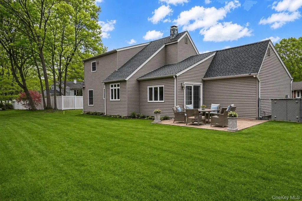 4 Summer Street Mount Sinai NY 11766