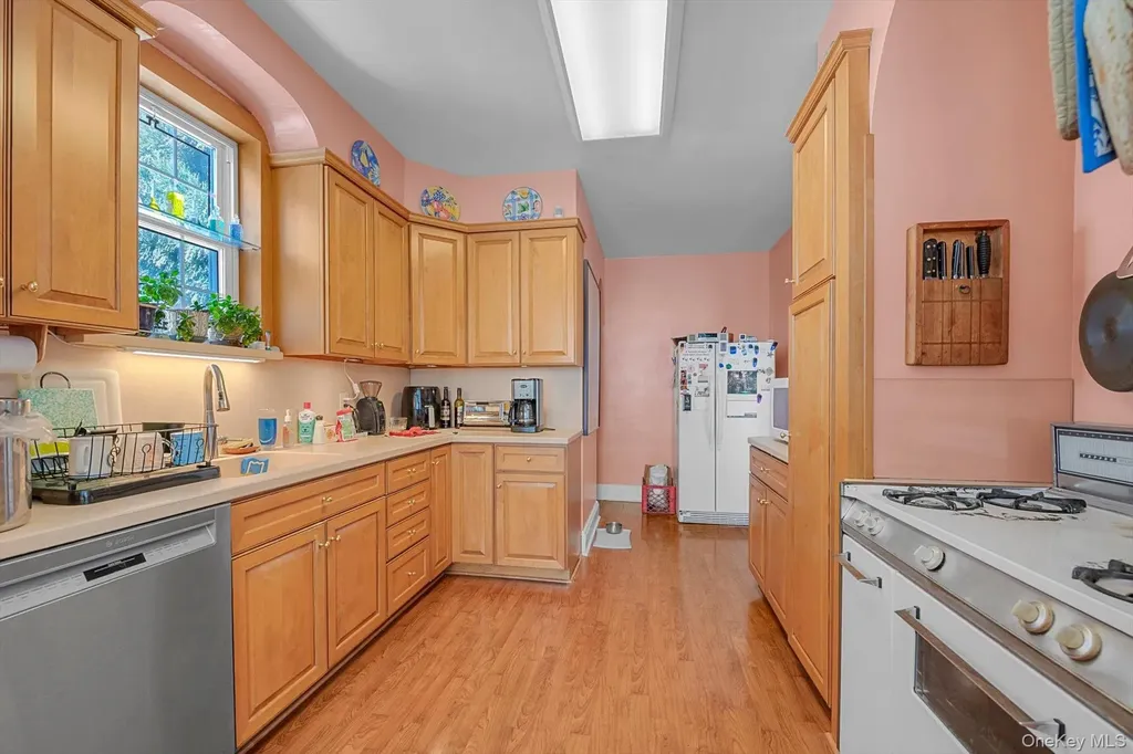 157-10 46th Avenue Flushing NY 11355