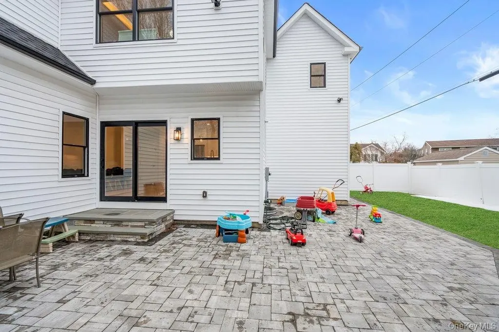 43 Voorhis Drive Old Bethpage NY 11804