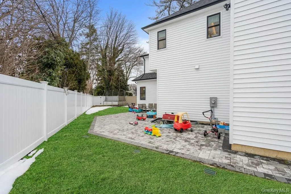43 Voorhis Drive Old Bethpage NY 11804
