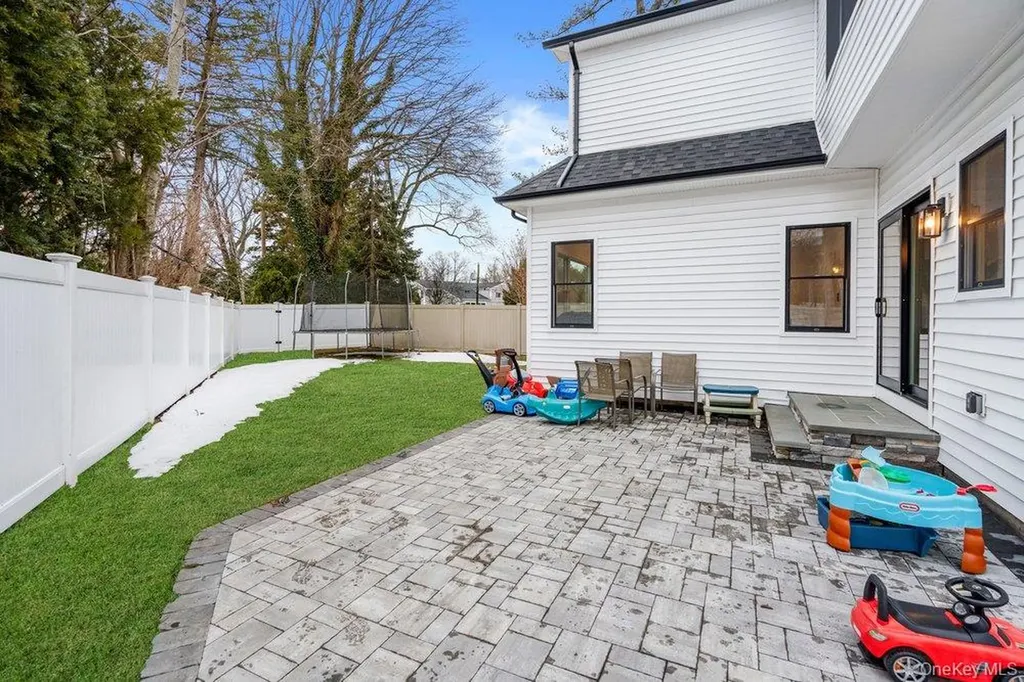 43 Voorhis Drive Old Bethpage NY 11804