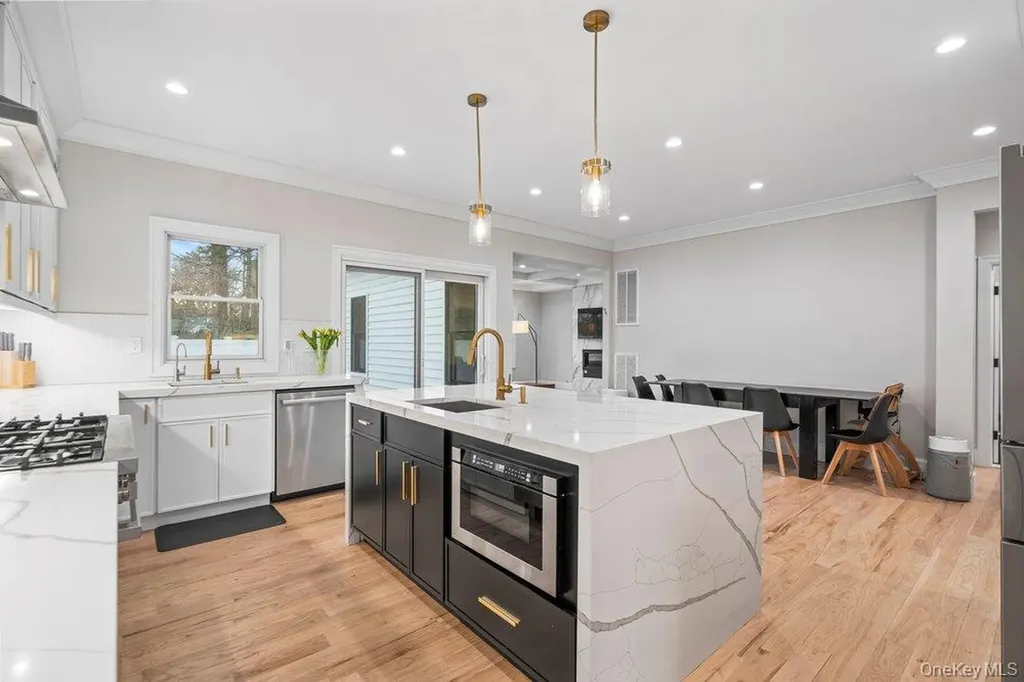 43 Voorhis Drive Old Bethpage NY 11804