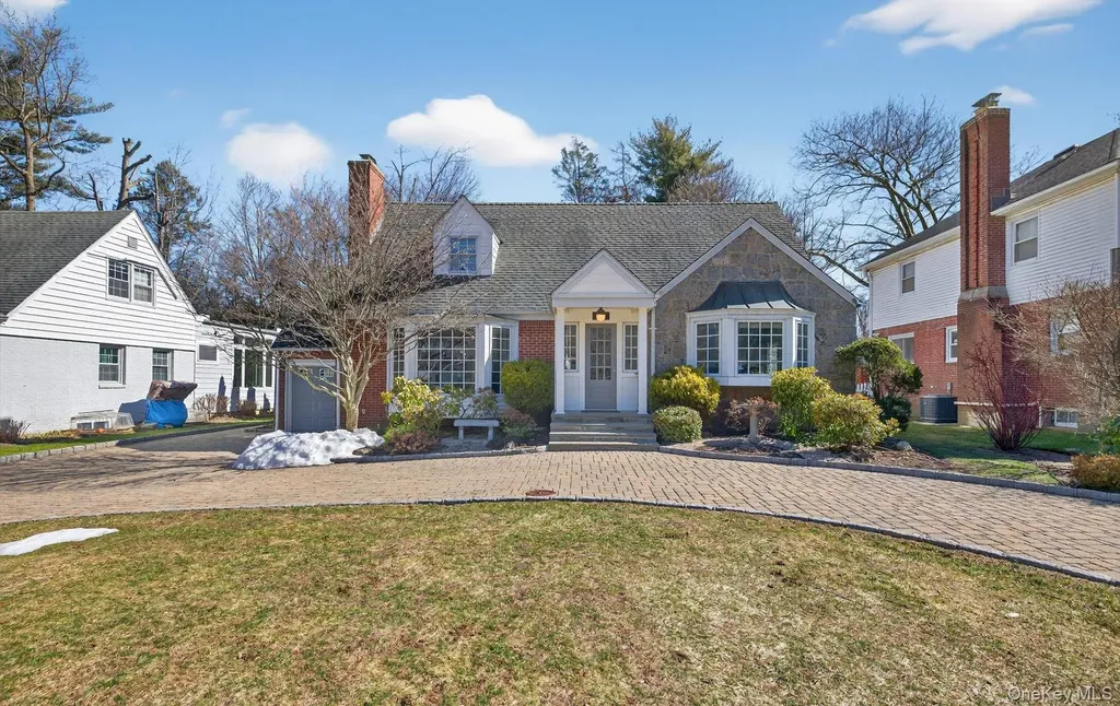 3 N Avalon Road Great Neck NY 11021