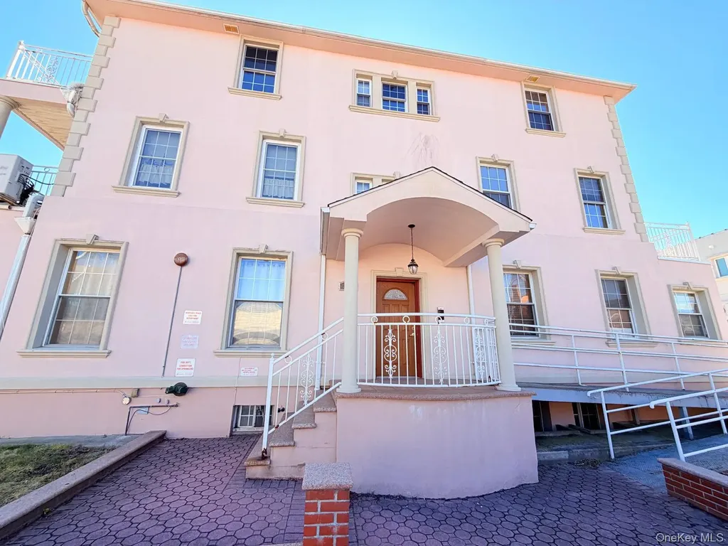 4300 Atlantic Avenue Brooklyn NY 11224