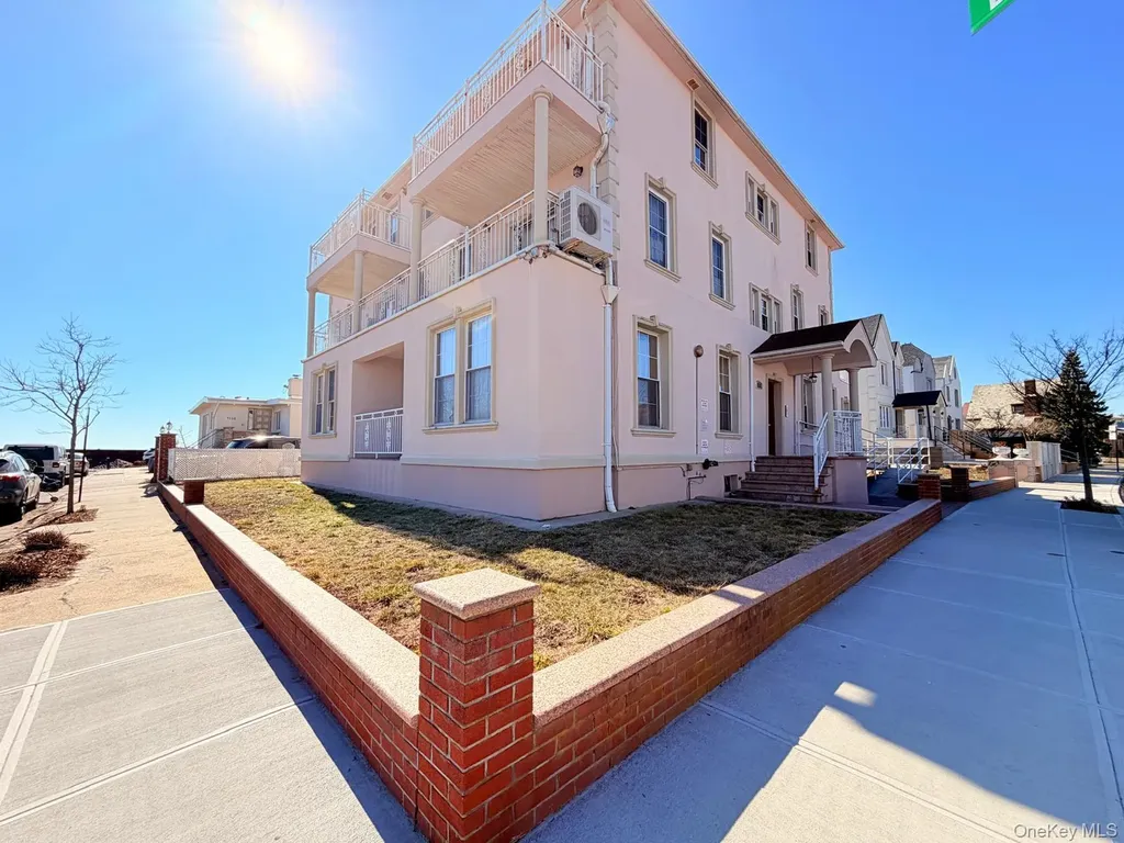 4300 Atlantic Avenue Brooklyn NY 11224