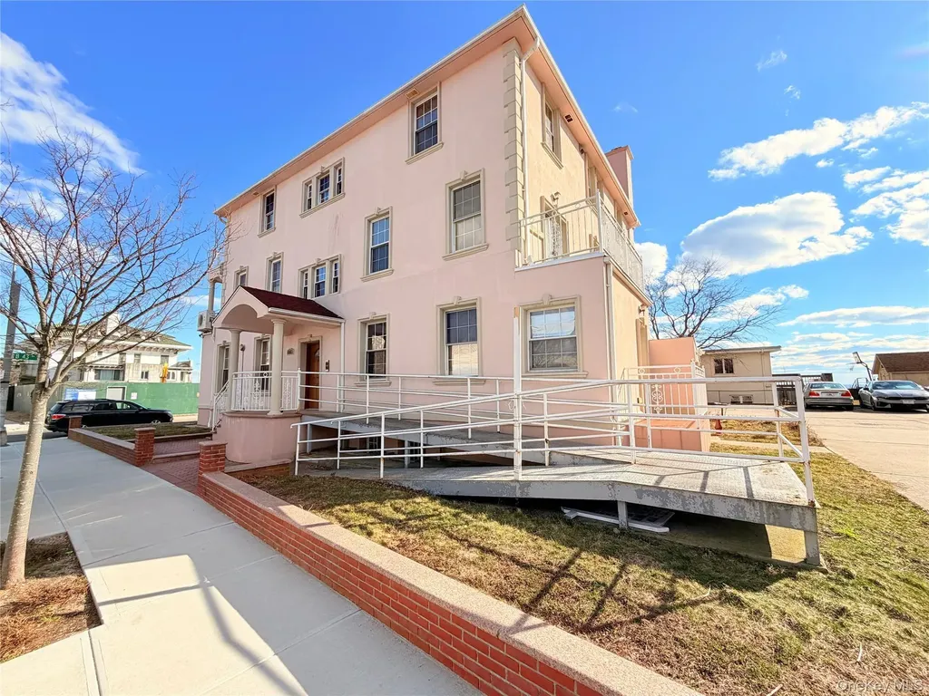 4300 Atlantic Avenue Brooklyn NY 11224