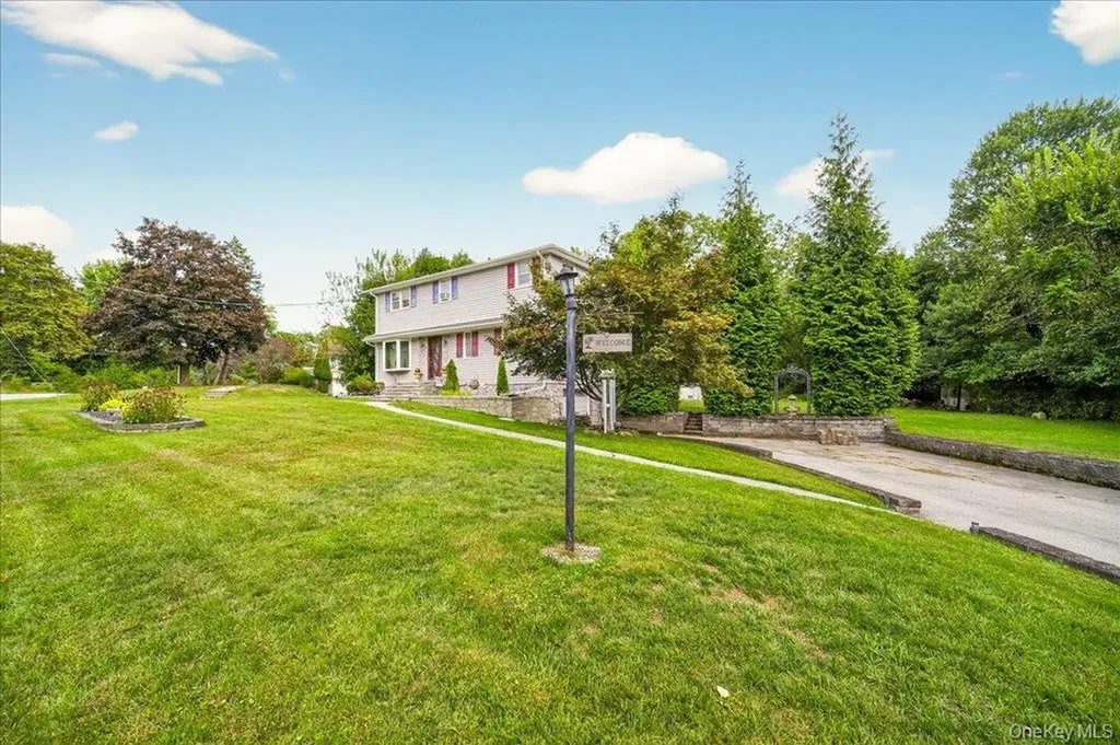 11 Merriewold Lane N Monroe NY 10950