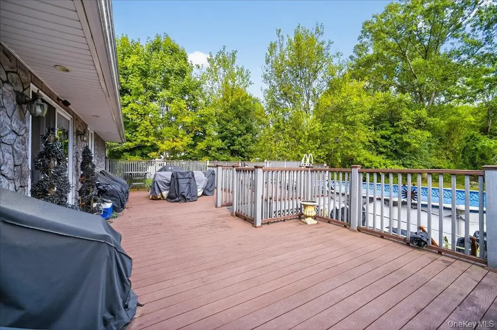 11 Merriewold Lane N Monroe NY 10950