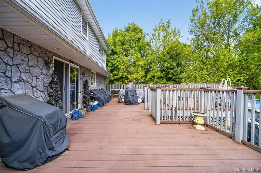 11 Merriewold Lane N Monroe NY 10950