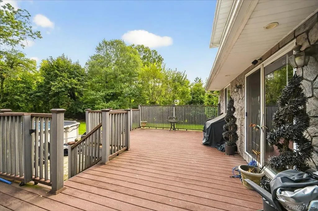 11 Merriewold Lane N Monroe NY 10950