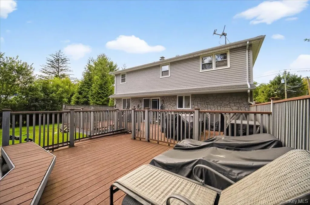 11 Merriewold Lane N Monroe NY 10950
