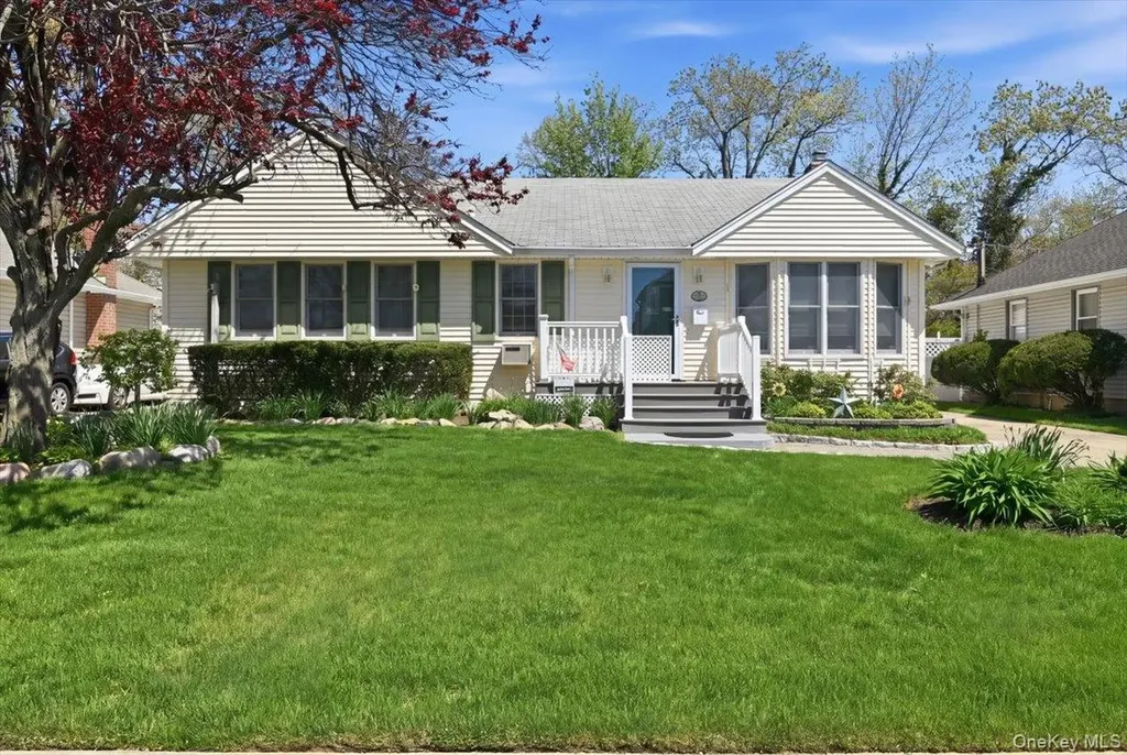2937 Morgan Drive Wantagh NY 11793