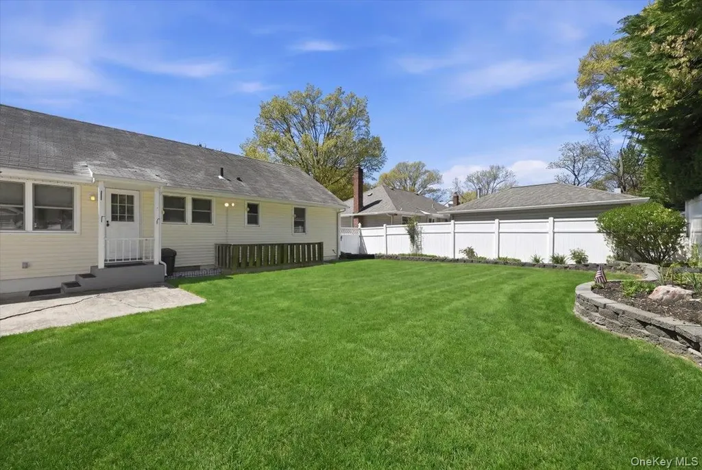 2937 Morgan Drive Wantagh NY 11793