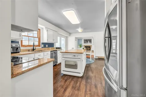 6 Eisenhower Court Hopewell Junction NY 12533