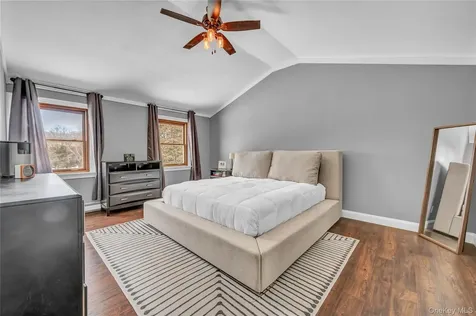 6 Eisenhower Court Hopewell Junction NY 12533