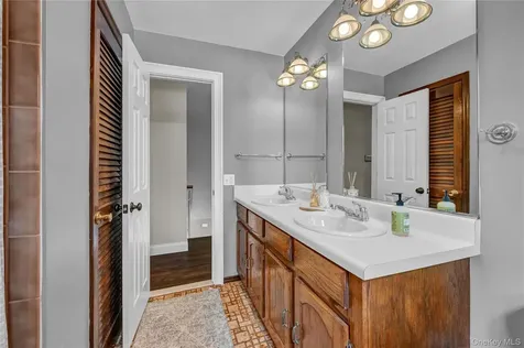 6 Eisenhower Court Hopewell Junction NY 12533