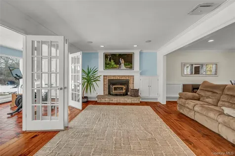 6 Eisenhower Court Hopewell Junction NY 12533