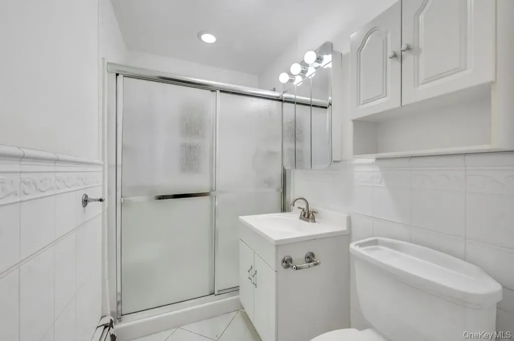 33 Pond Lane Levittown NY 11756