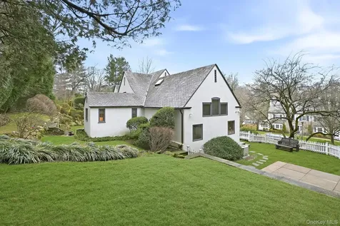 22 Taunton Road Scarsdale NY 10583