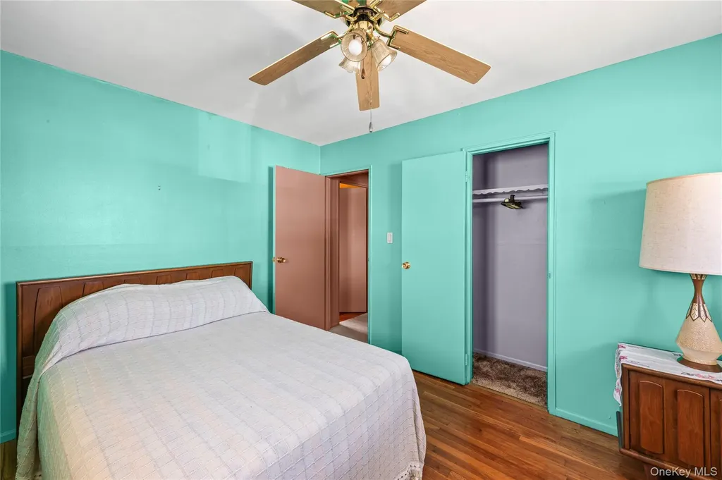 37 Evergreen Avenue Bethpage NY 11714