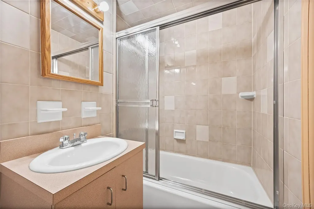 37 Evergreen Avenue Bethpage NY 11714
