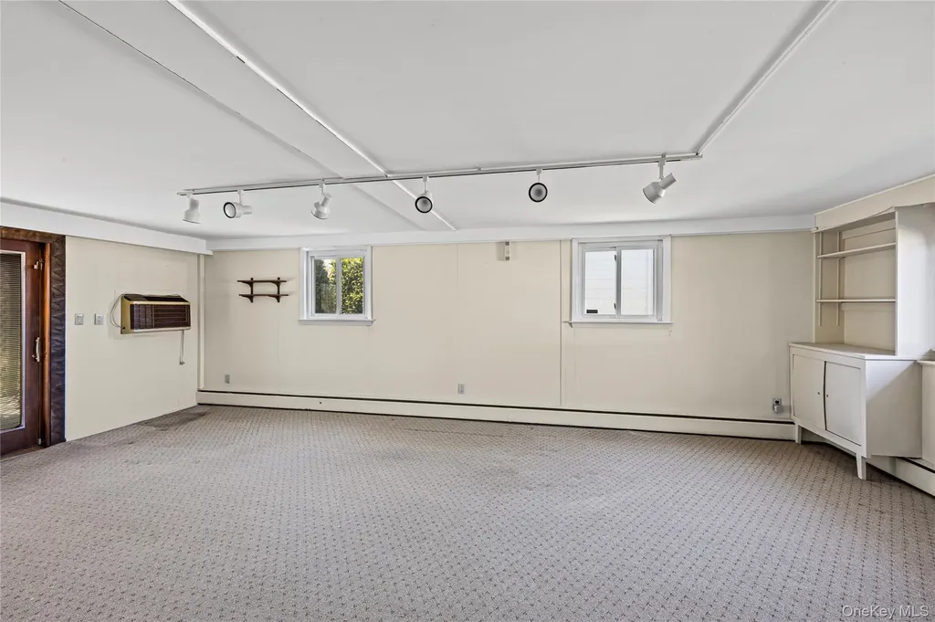 37 Evergreen Avenue Bethpage NY 11714