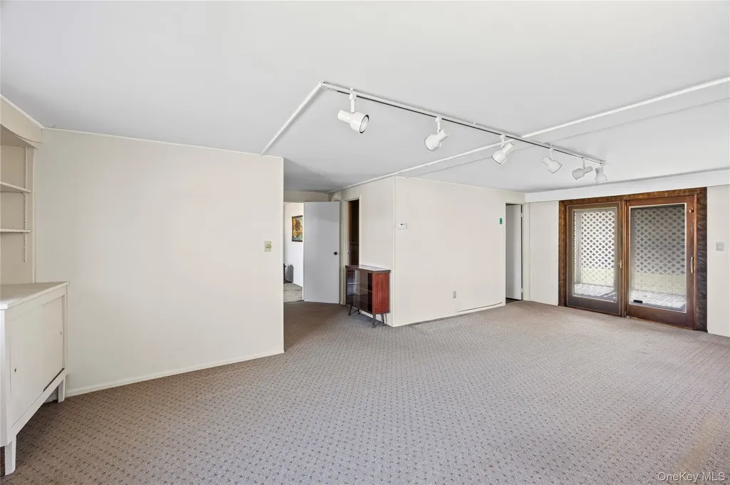 37 Evergreen Avenue Bethpage NY 11714