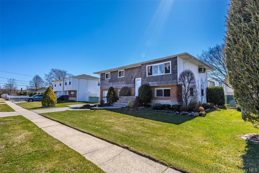 37 Evergreen Avenue Bethpage NY 11714