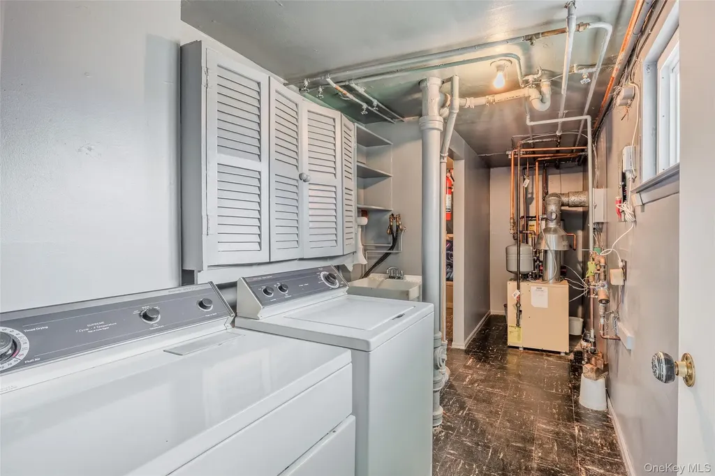 37 Evergreen Avenue Bethpage NY 11714