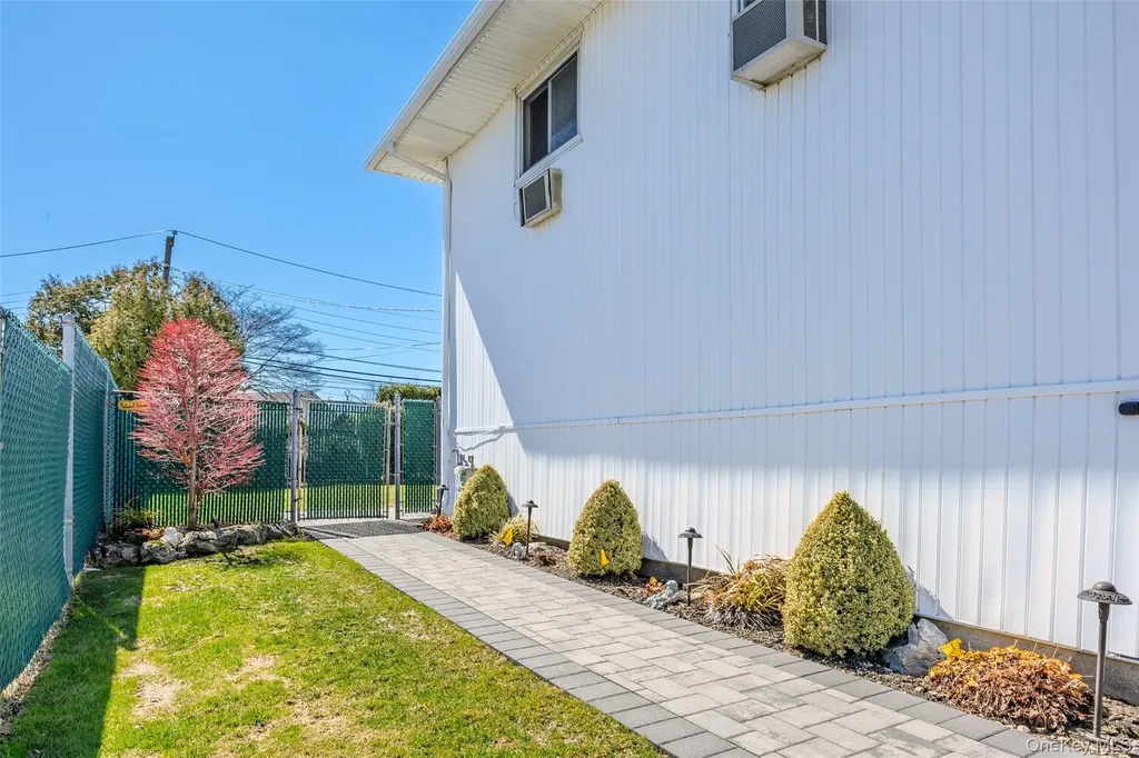 37 Evergreen Avenue Bethpage NY 11714