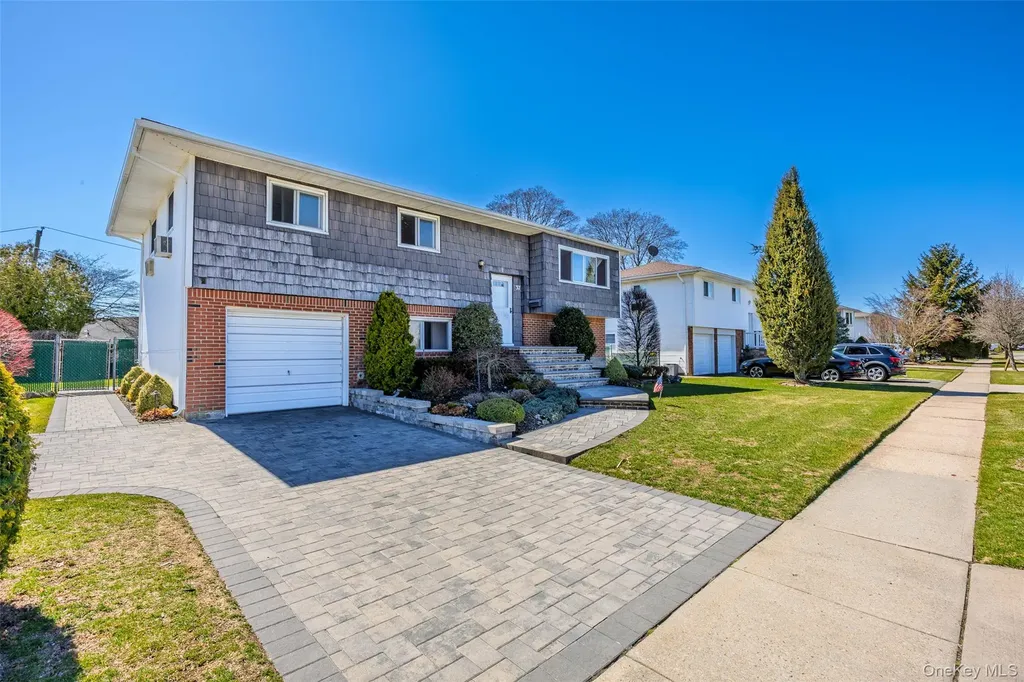 37 Evergreen Avenue Bethpage NY 11714