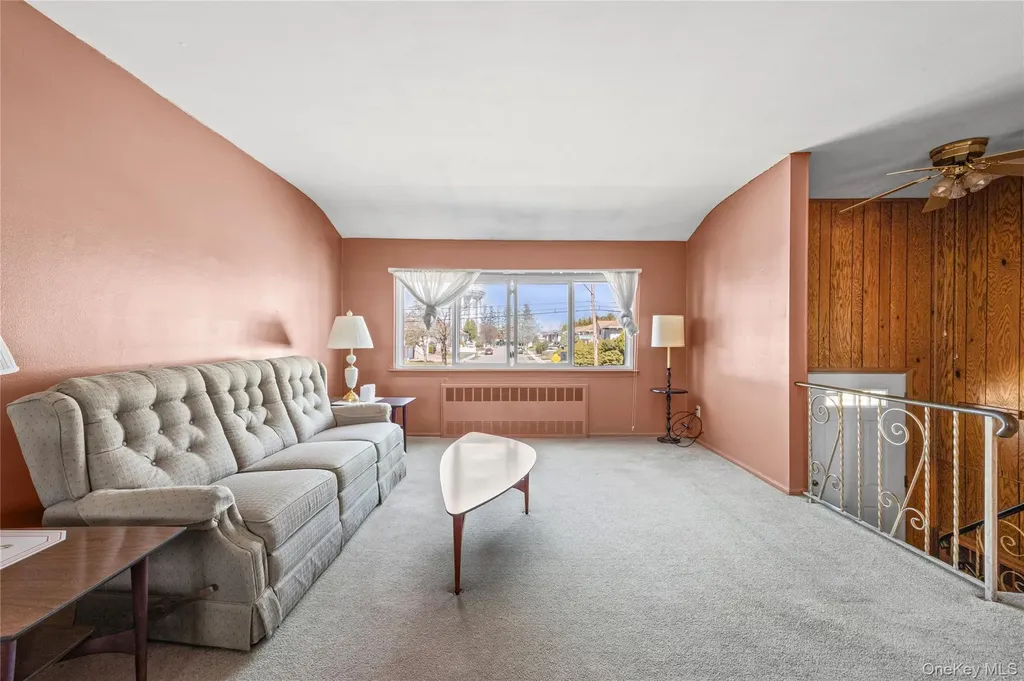 37 Evergreen Avenue Bethpage NY 11714