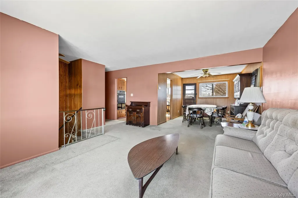 37 Evergreen Avenue Bethpage NY 11714