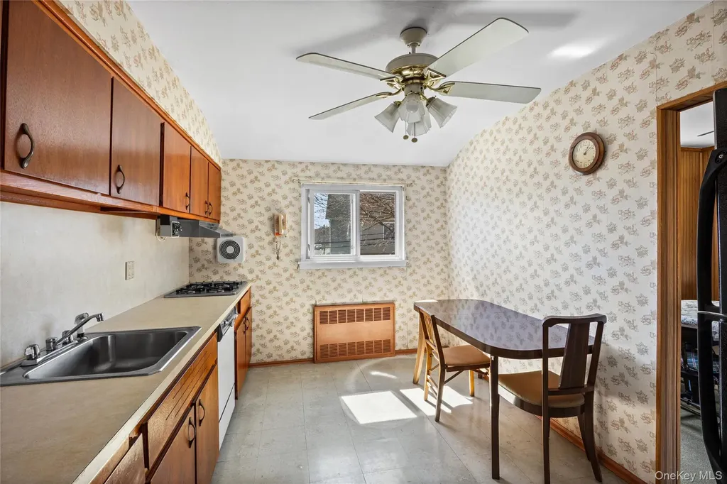 37 Evergreen Avenue Bethpage NY 11714