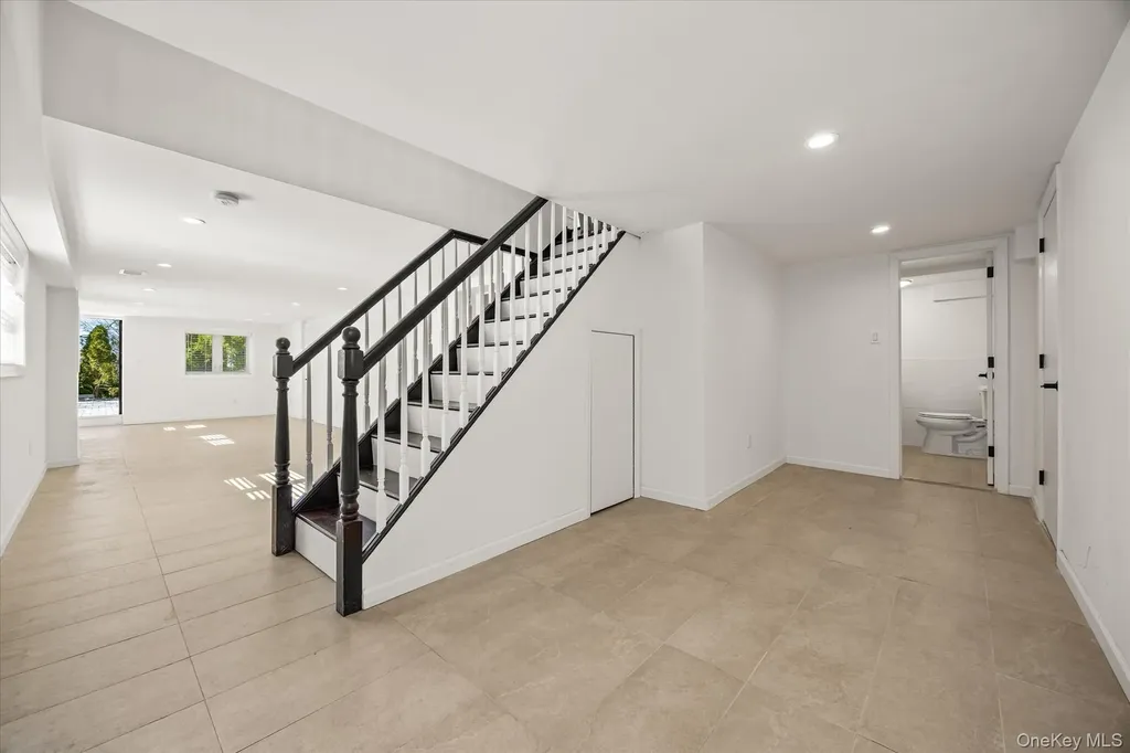 45 Tain Drive Great Neck NY 11021