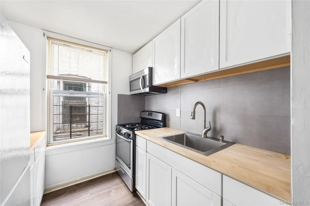 645 Saint Lawrence Avenue Bronx NY 10473