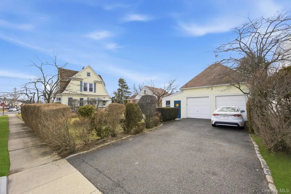 195 Cedar Street Hempstead NY 11550