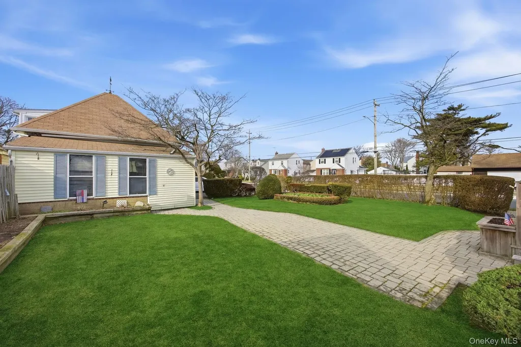 195 Cedar Street Hempstead NY 11550