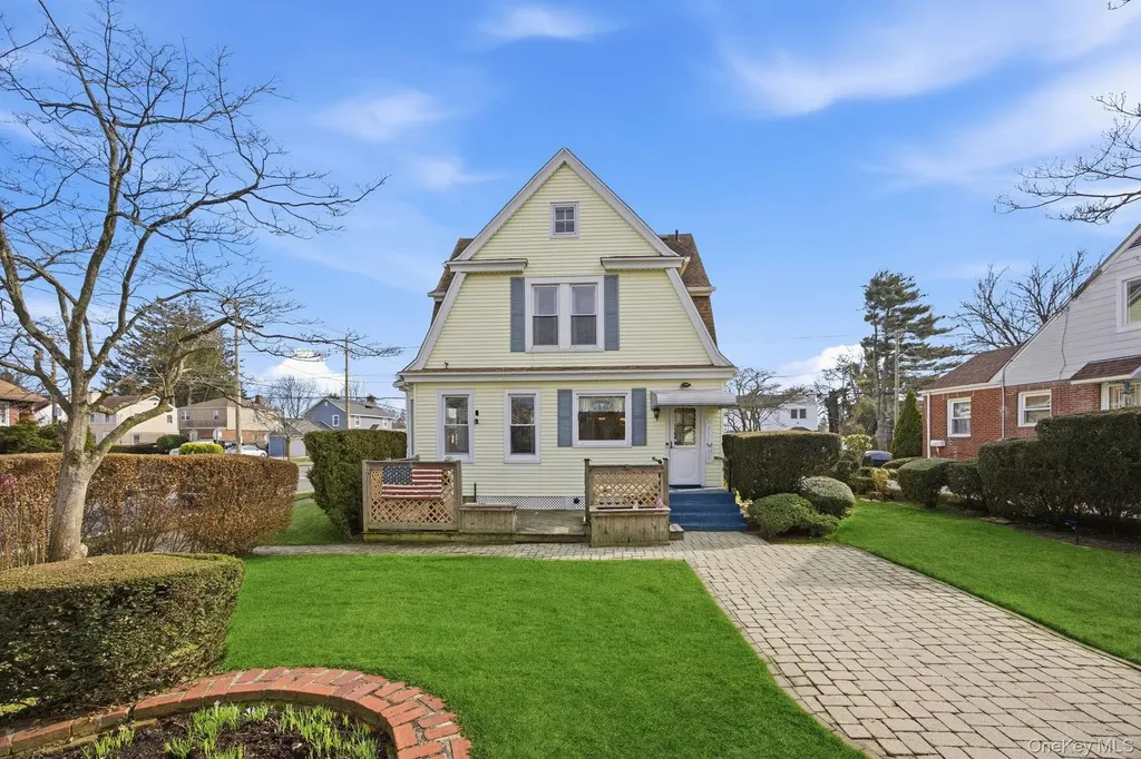 195 Cedar Street Hempstead NY 11550