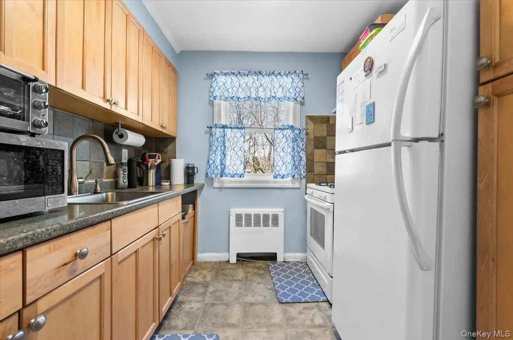 224-07 Kingsbury Avenue Bayside NY 11364