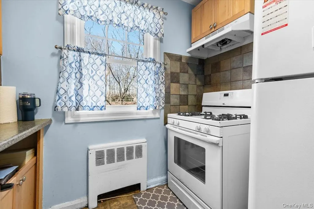 224-07 Kingsbury Avenue Bayside NY 11364