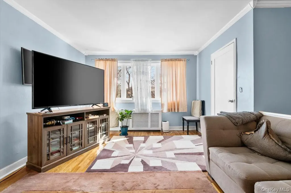 224-07 Kingsbury Avenue Bayside NY 11364