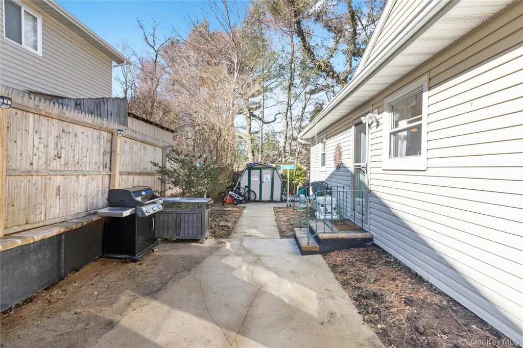 193 Maple Road Wading River NY 11792