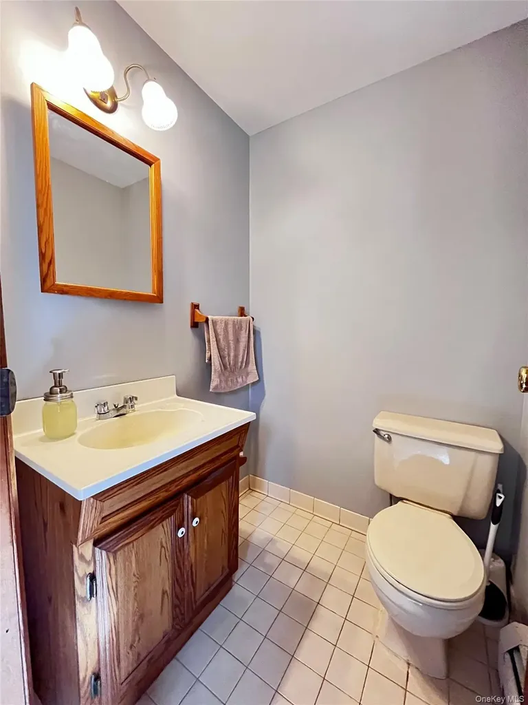 16 Yeoman Lane Cornwall NY 12518