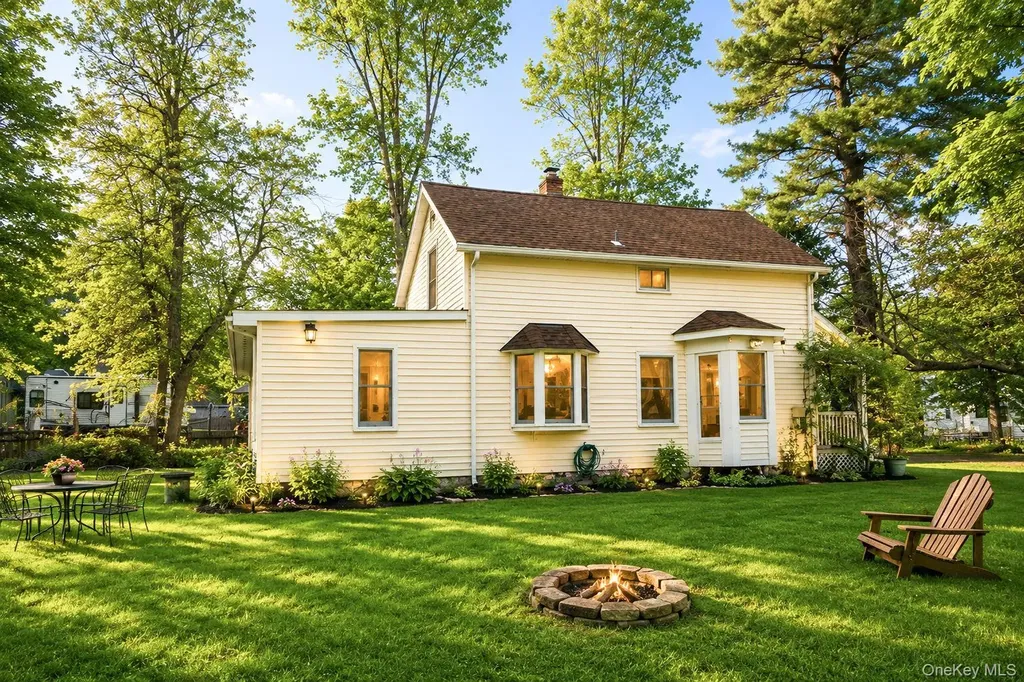 16 Yeoman Lane Cornwall NY 12518